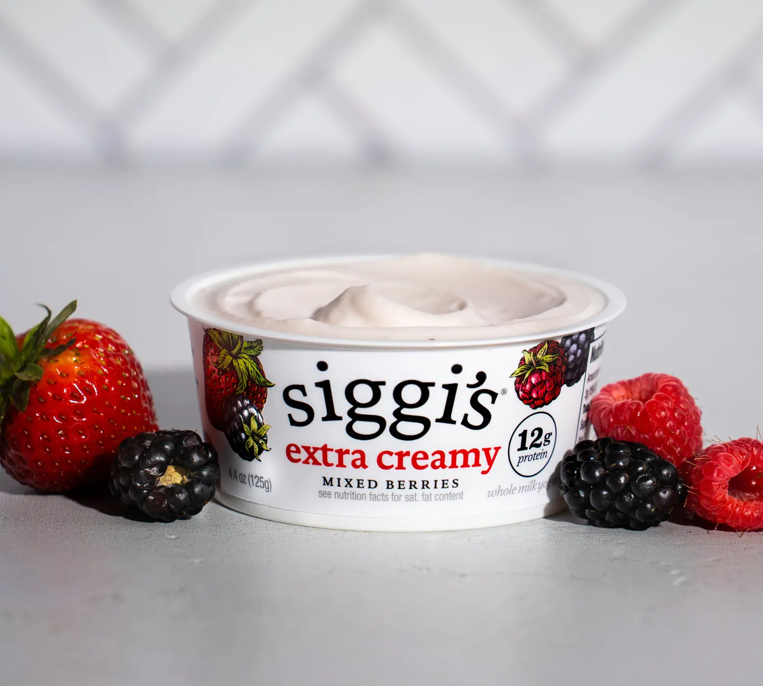 siggi's mixed berries whole milk skyr